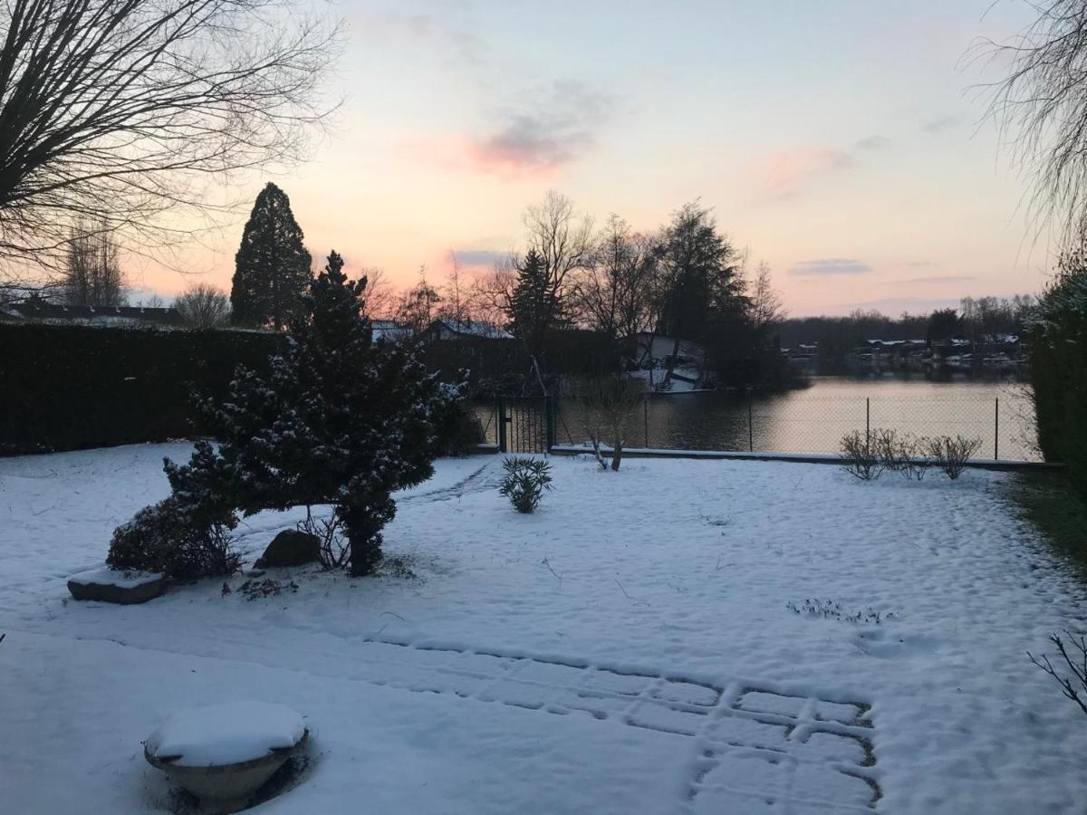 Le Chalet Du Lac - Domaine De La Goujonne Saint-Sauveur-lès-Bray Esterno foto